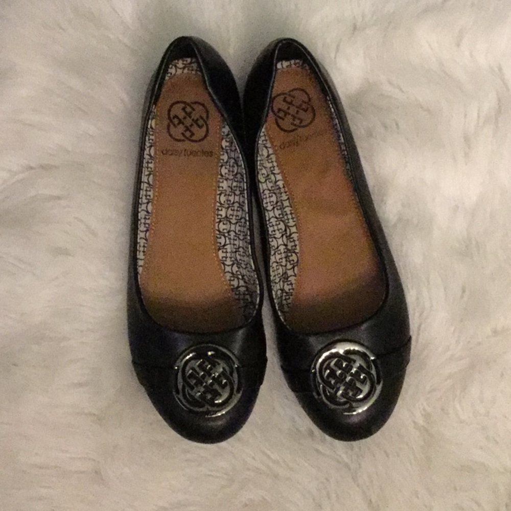 Black ballet slipper flats